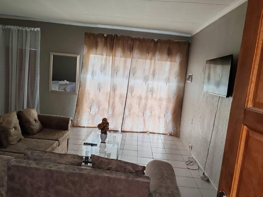 Villa The Hidden Boksburg Esterno foto